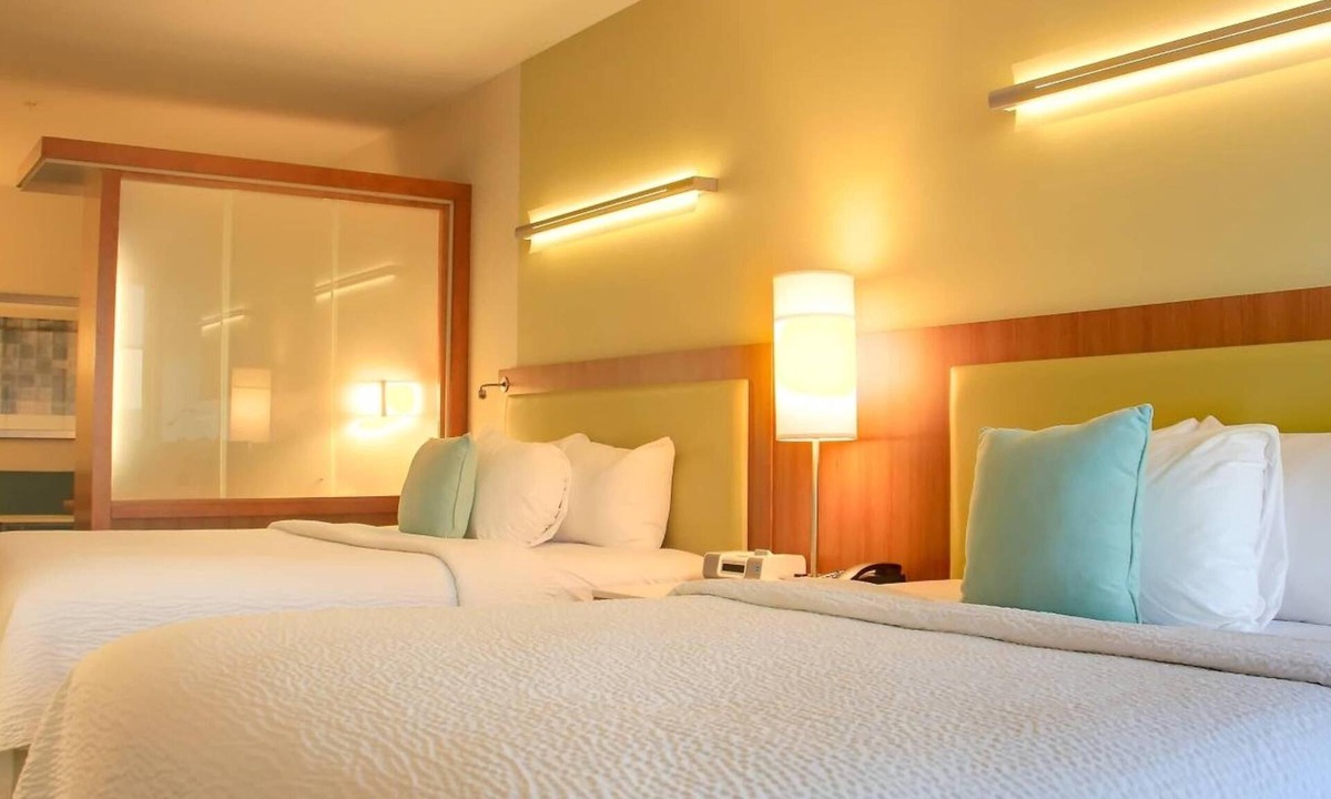 Moosic Hotel | Queen w/Sofa | SpringHill Scranton | PNC Field, Festivals, Mohegan | 2 Units