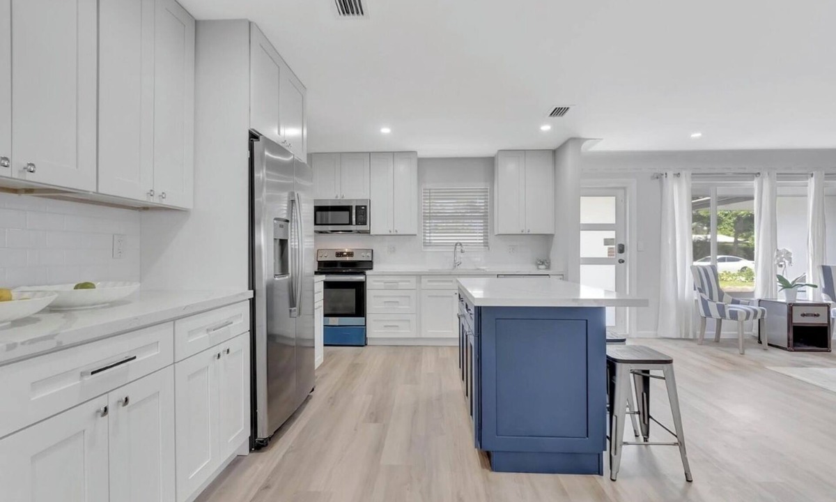 Lighthouse Point House | Quiet 3/3 Located Close to Beaches Downtown Boca Raton