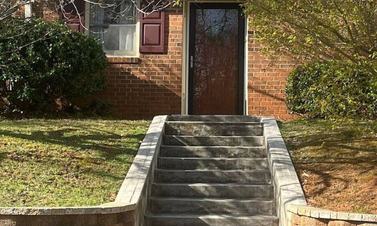 Athens Condo | Quiet Condo off Lumpkin/Perfect Gameday Haven