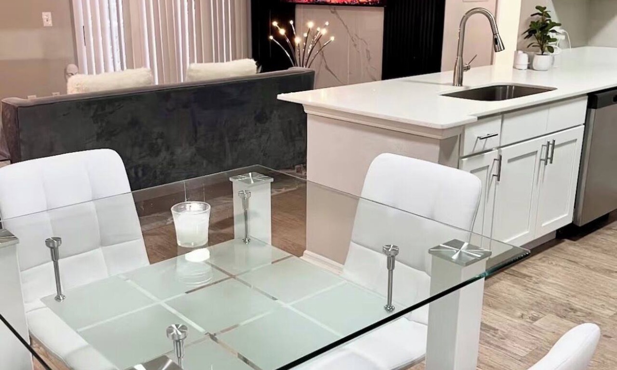 Kirkman South Apartment | Quiet Cozy 2 bedroom Near Universal free parking