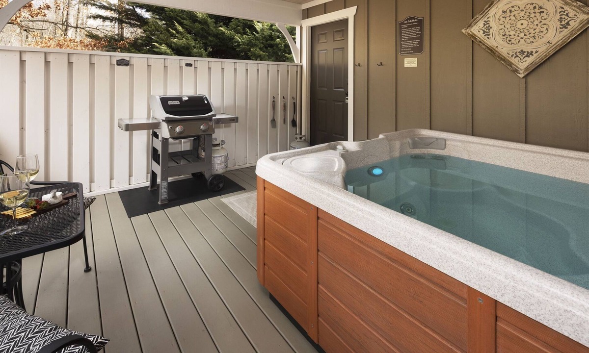 Skyland Cottage | Quiet, Family-Run Cottage Near Asheville