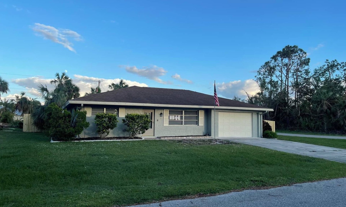 Port Charlotte House | Quiet home with heated pool and privacy fence! Pet friendly!