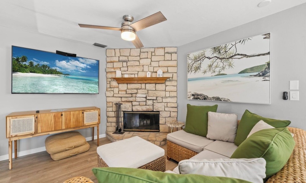 Sanibel House | Rabbit Retreat - Charming Sanibel Island Duplex with Golf Cart (extra charge)