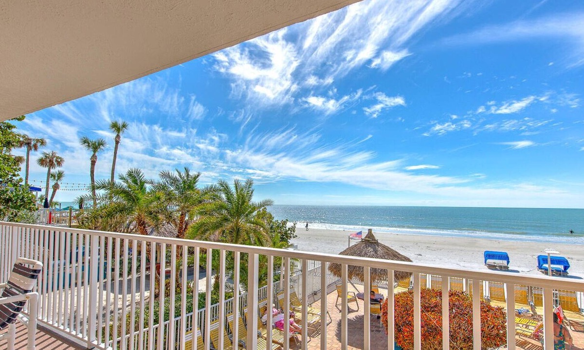 North Redington Beach Condo | Ram Sea 111 is a Stunning Gold 3 bedroom 2 bath Gulf Front Condo
