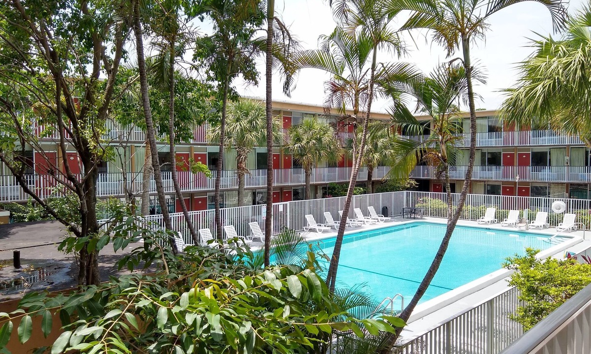 Fort Lauderdale Hotel | Red Carpet Inn Airport and Cruise Port Hotel Fort Lauderdale