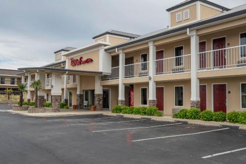 Calhoun Hotel | Red Roof Inn & Suites Calhoun