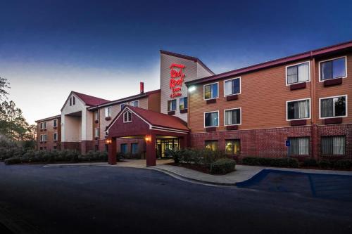Pooler Hotel | Red Roof Inn & Suites Savannah Airport