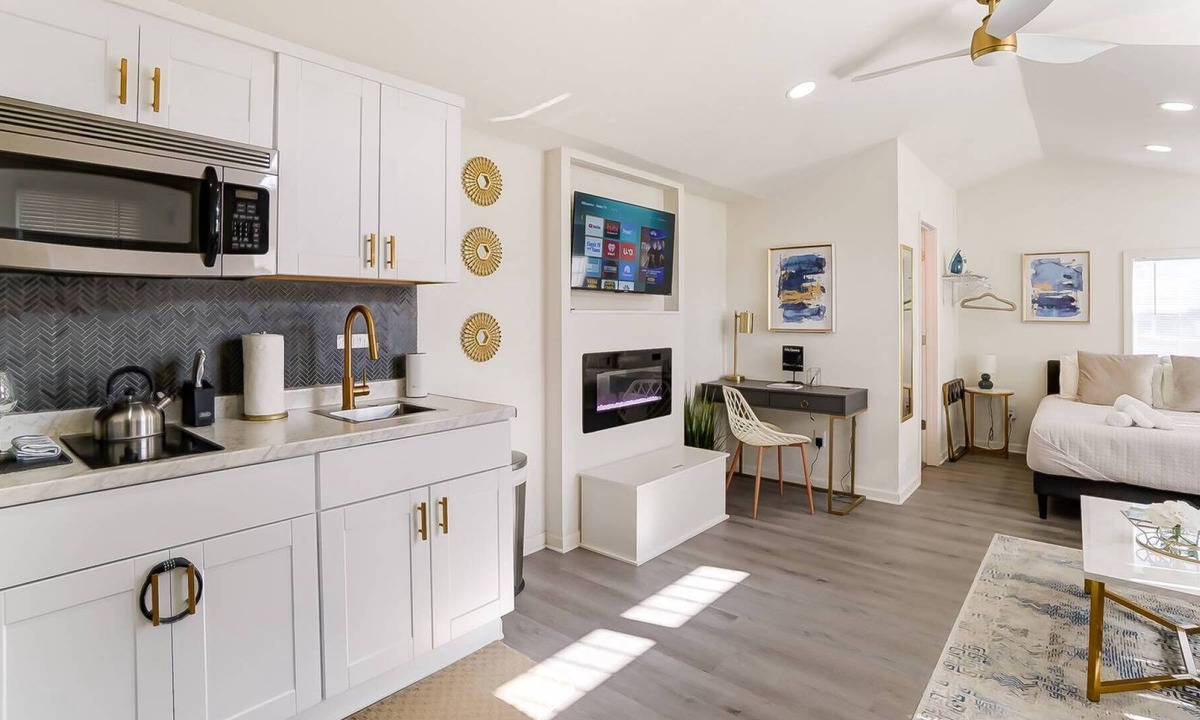 Concord House | Reduced Pricing / Tiny Chic House / 5 min. from Downtown Concord / Small Dogs OK / Fire pit / Gazebo