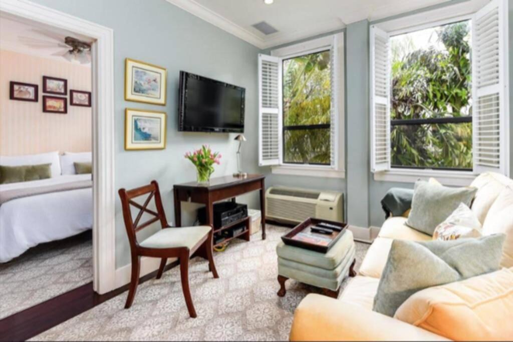 Palm Beach - West Palm Beach Apartment | REGENCY APARTMENT Palm Beach