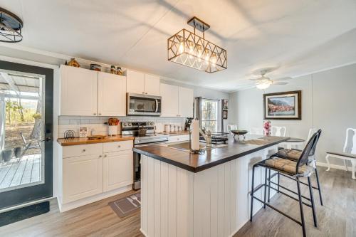 Decatur House | Relax Fireside! Retreat Near Chickamauga Lake