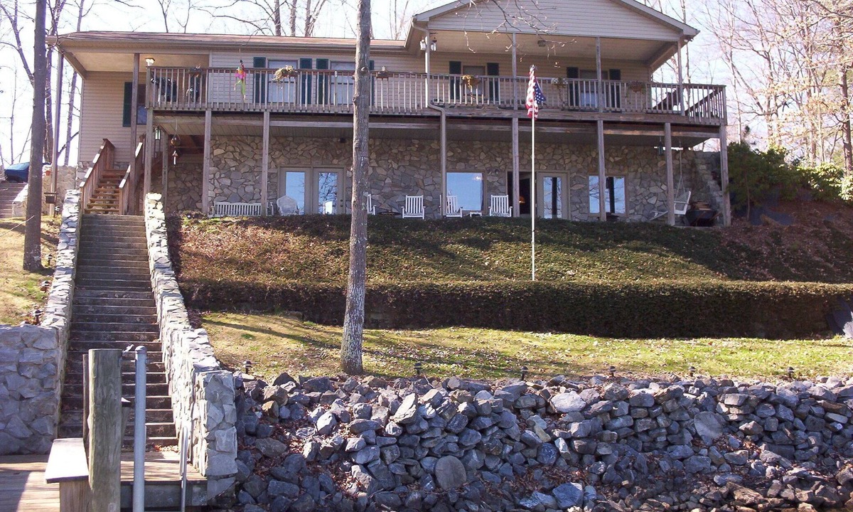 Westlake Corner House | Relax like never before!