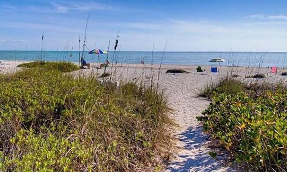 Sanibel Condo | Relax to the sounds of the waves from your very own beach bungalow.