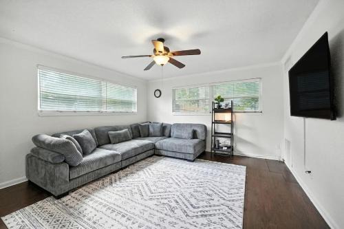 Baldwin House | Relaxing 3BR Baldwin Retreat With Sectional