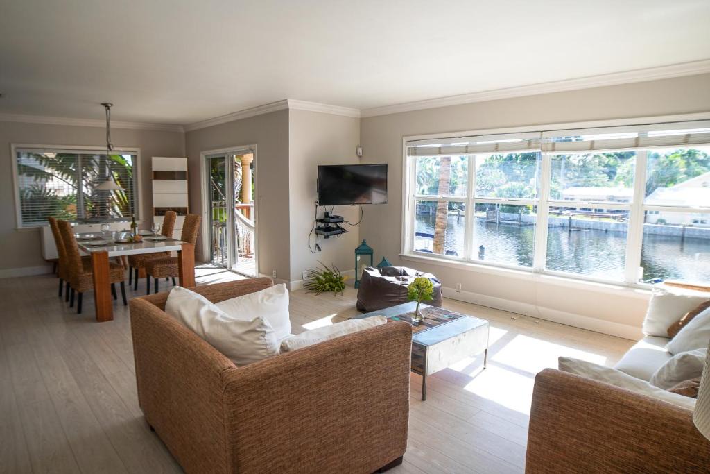 Hendricks and Venice Isles Apartment | Relaxing Beach Apt in Las Olas Blvd