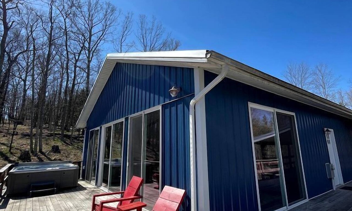 Mathias Cabin | Relaxing Converted Barn Surrounded by Nature near Lost River, West Virginia