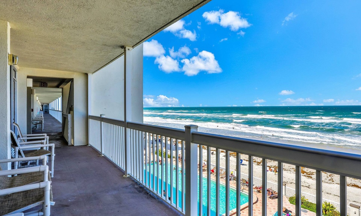 Ortona Park Condo | Relaxing Oceanfront Studio w/Pools, Walk to Dining & Daytona Boardwalk