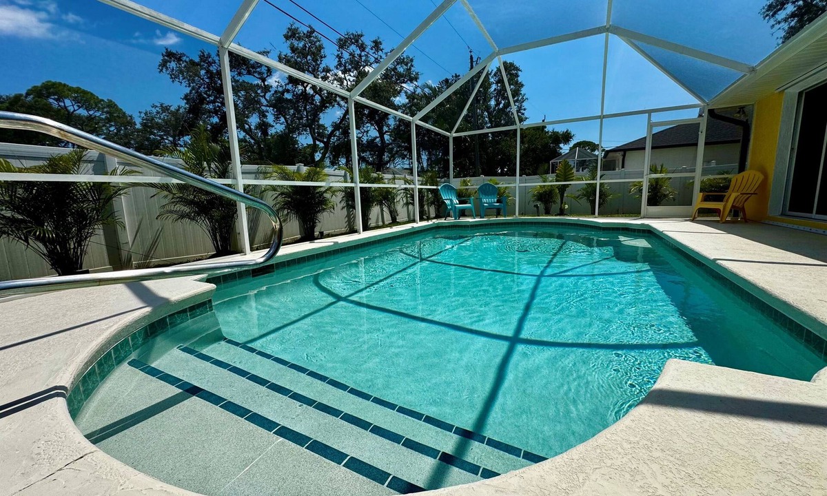 South Venice Villa | Relaxing Pool Home Venice