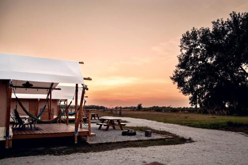 Okeechobee Other | Relaxing Safari Tent with Fire Pit, Hammocks & BBQ in Basinger, Florida