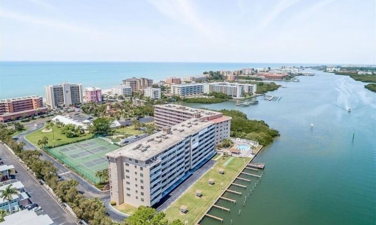 Indian Shores House | Relaxing waterfront condo in Indian Shores