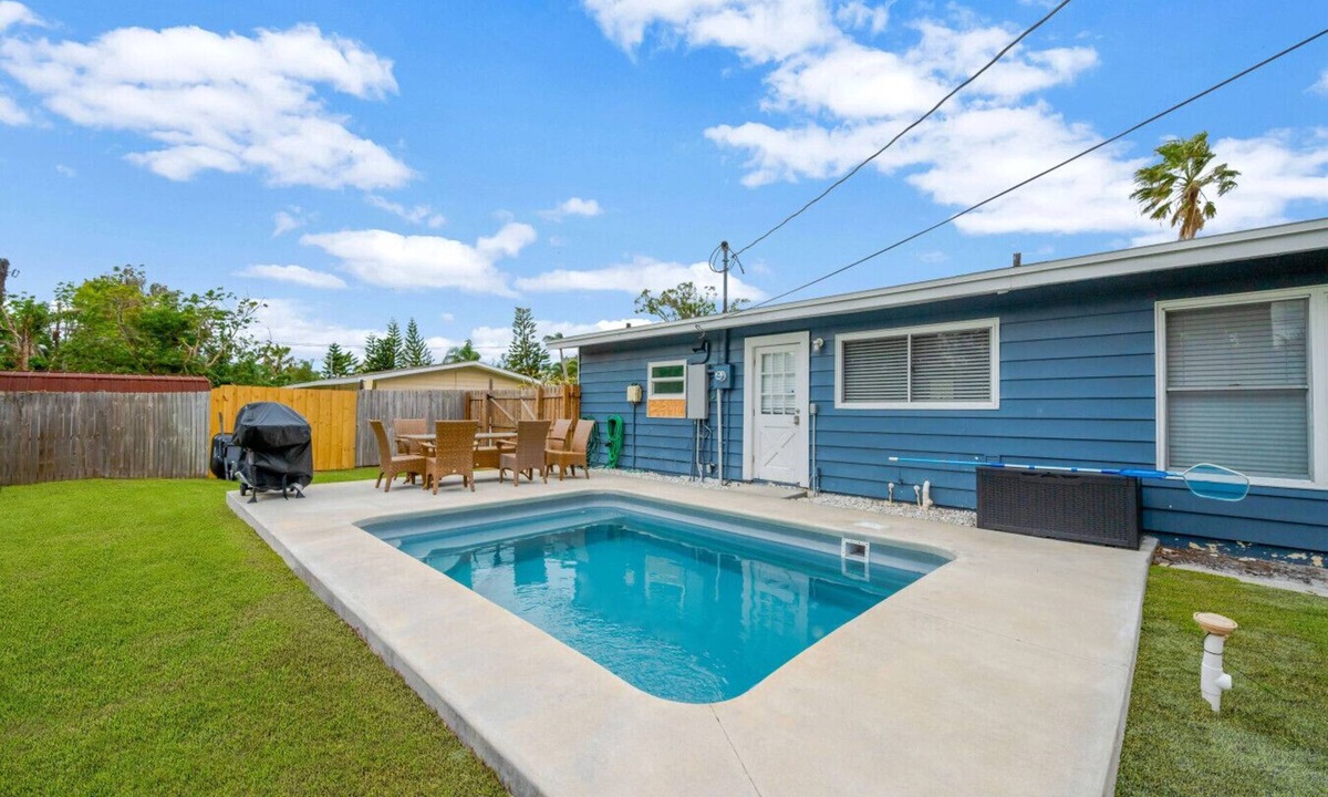Oyster Bay House | Remodel Home w/Heated pool, patio & gas grill
