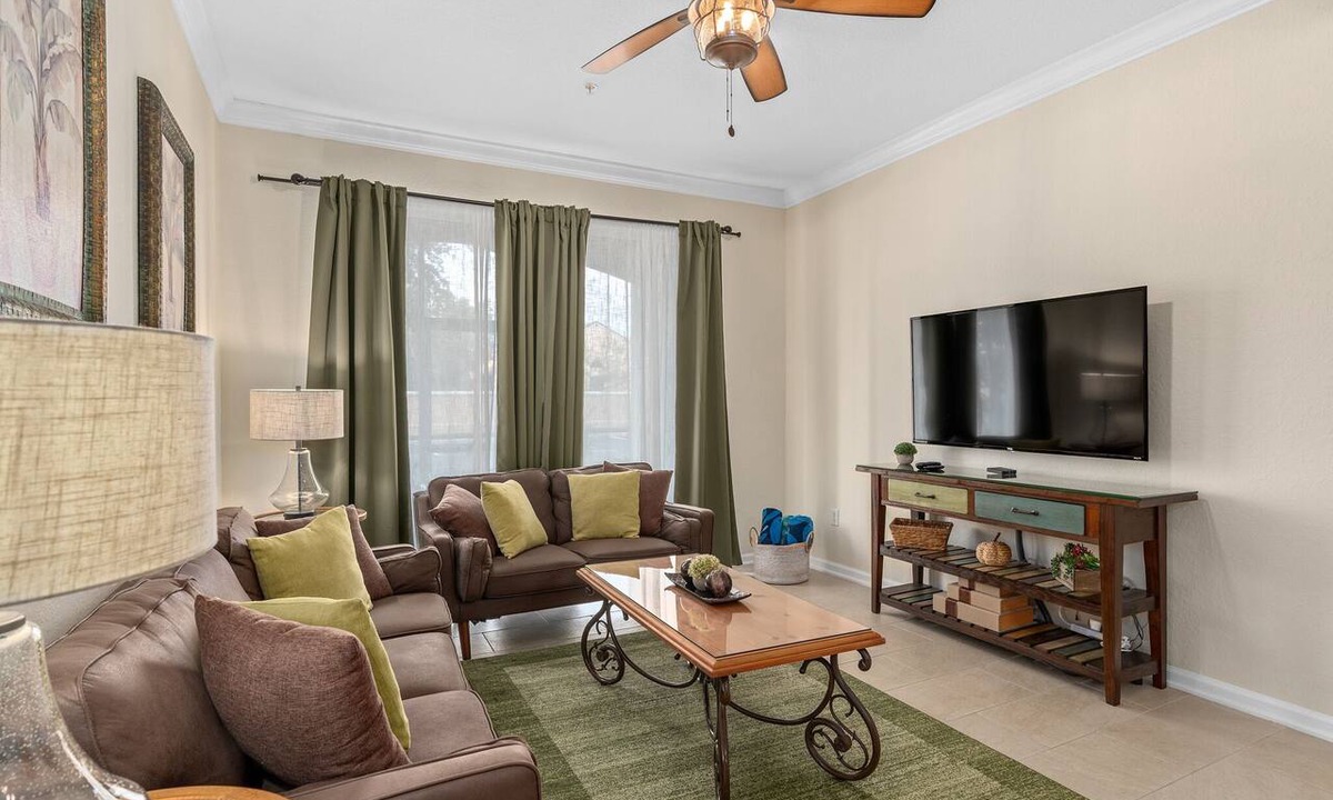 Windsor Hills Condo | Remodeled - Windsor Hills - Ground Floor - No Carpets Quiet Area - Disney Area