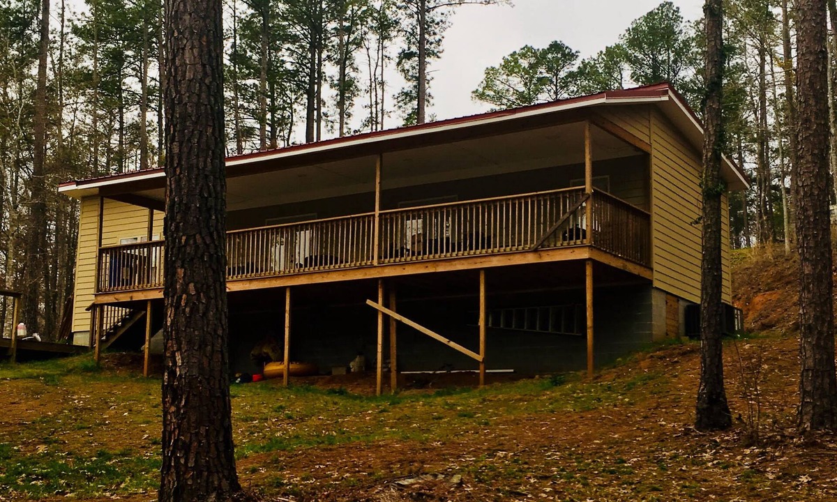 Milledgeville Cabin | Remote Lake Sinclair cove DISCOUNTED summer rates!