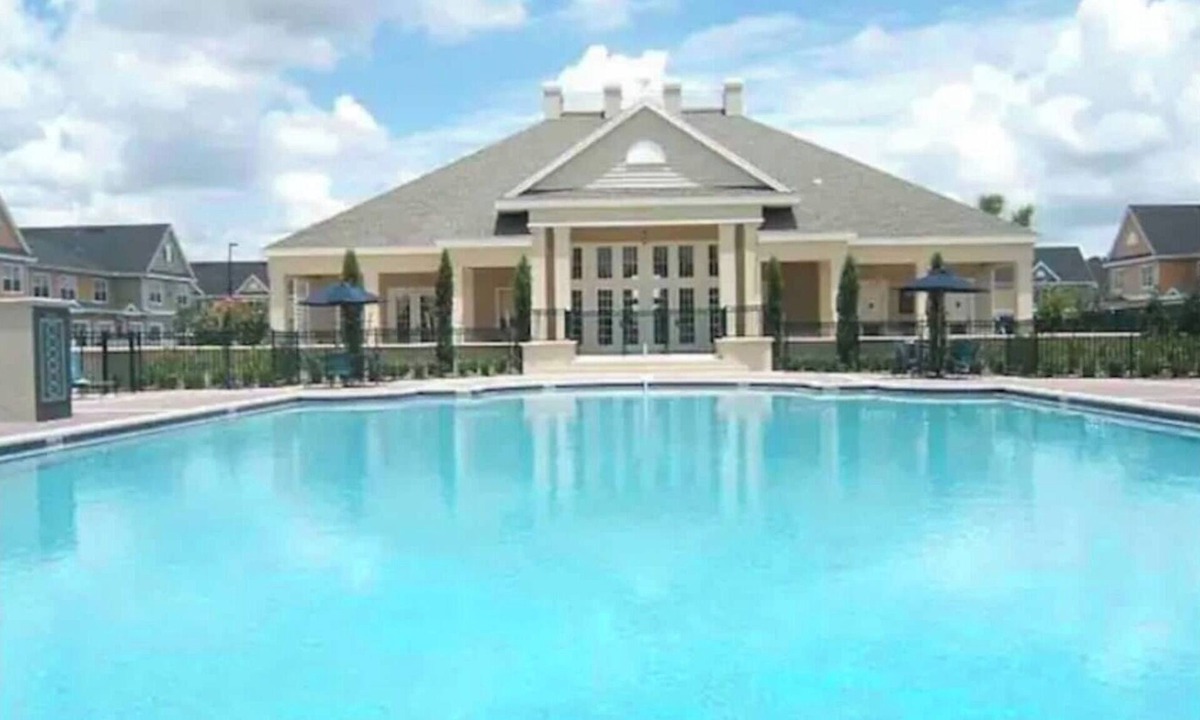 Venetian Bay Villages House | Renovated 4 bed/3 bath Townhome near Disney