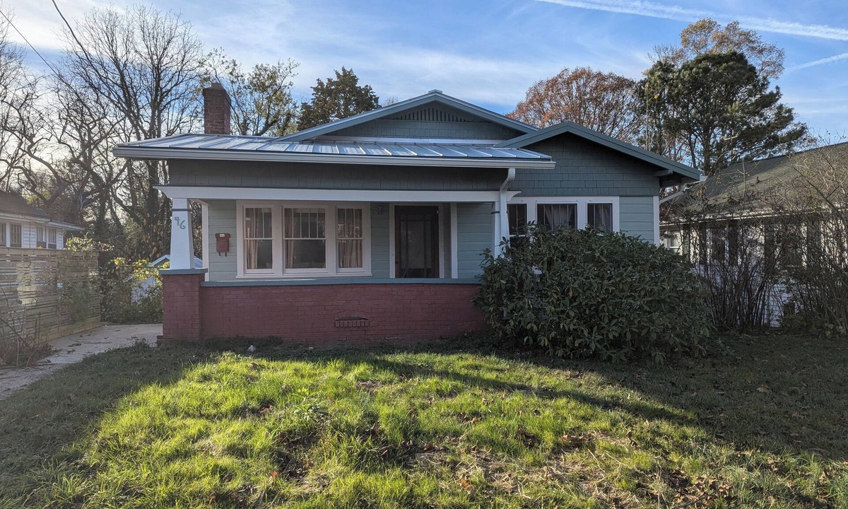 Falconhurst House | Renovated West Asheville cottage by Vibrant Haywood!