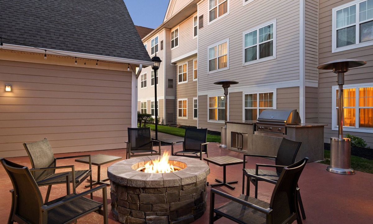 Mount Laurel Hotel | Residence Inn by Marriott Mt. Laurel at Bishop's Gate