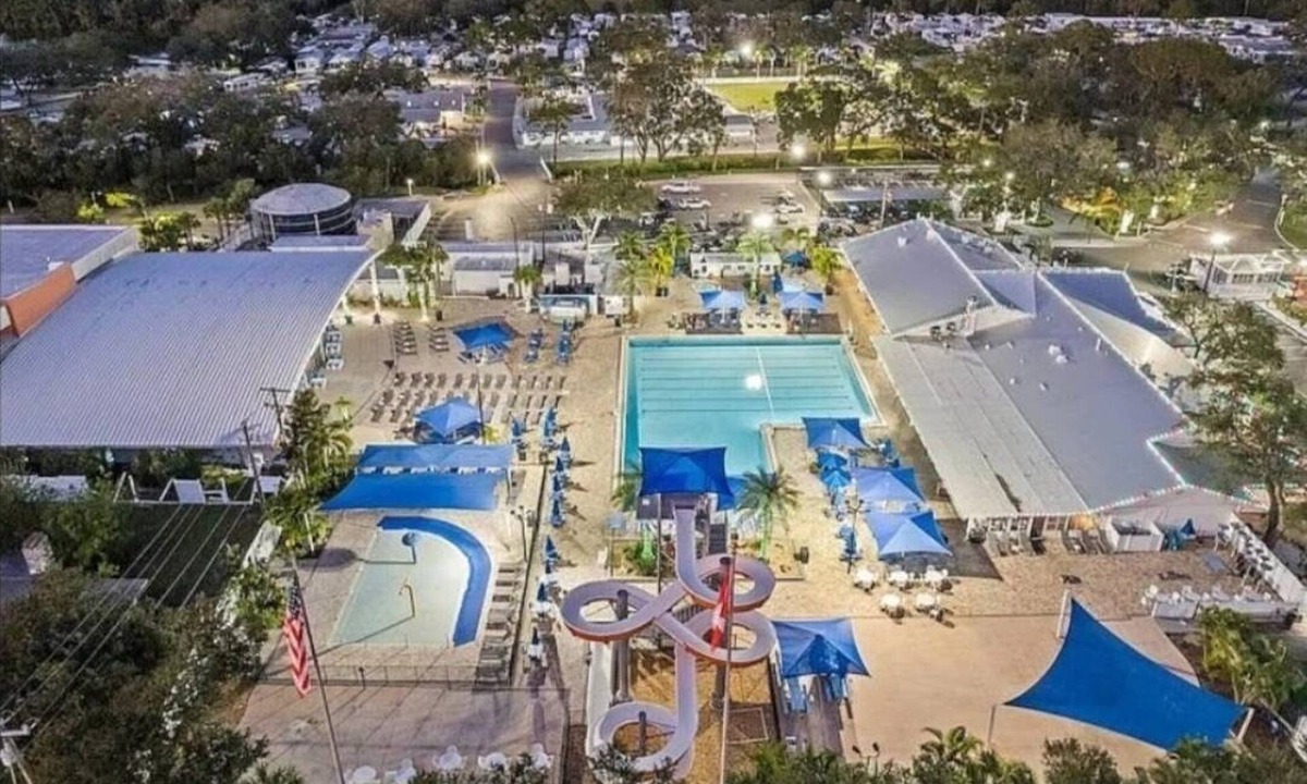 Braden River Cottage | Resort Cottage w/Golf Cart Included + Full Amenity Access - Sleeps 6