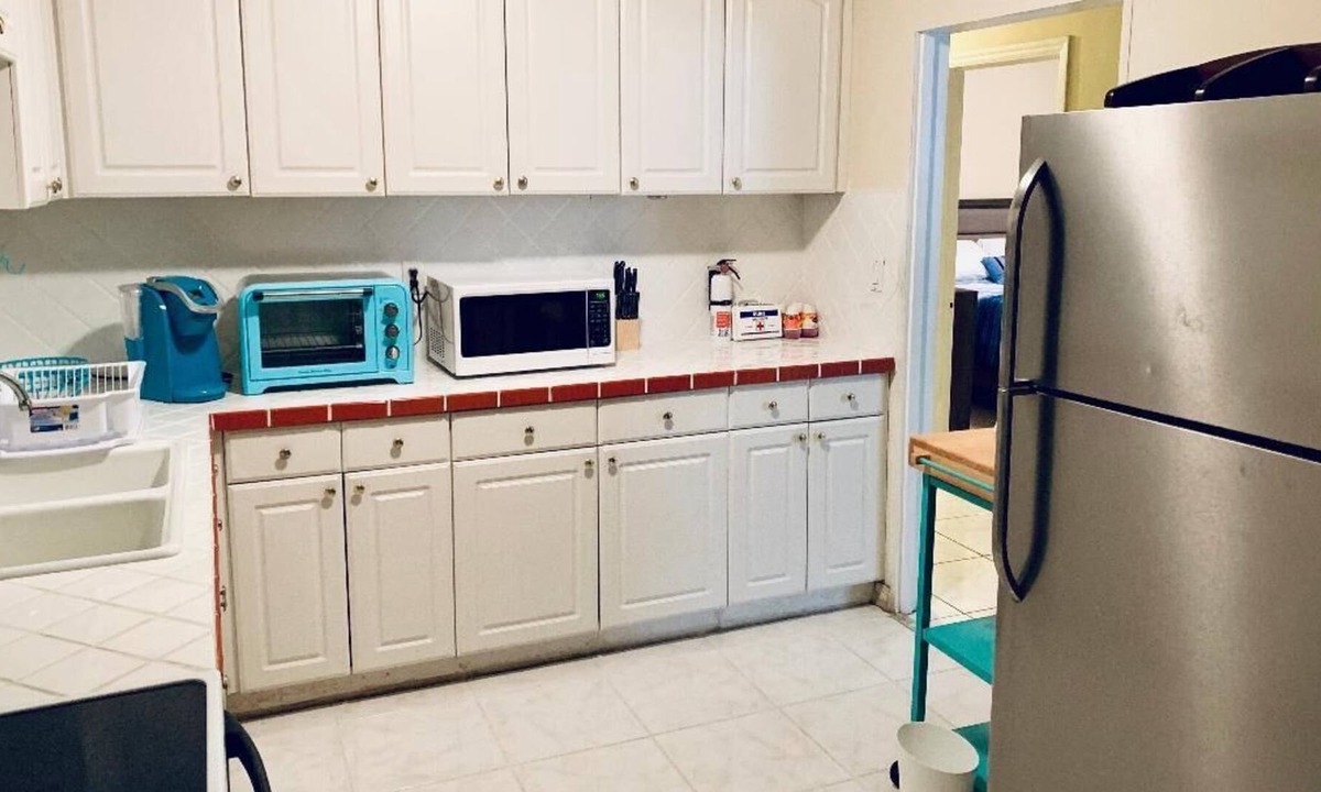 East Ocean Ave House | Restful in Lantana ~ Minutes from the Beach