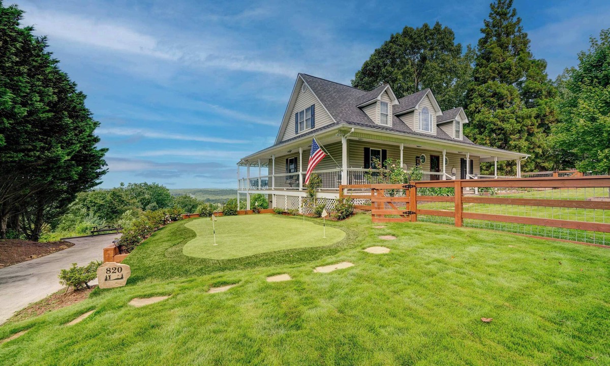 East Ellijay House | Retreat to Ellijay with stunning sunset views!
