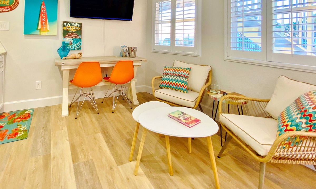 North Redington Beach Apartment | Retro-chic beachfront studio mere steps from sand - grilling area & shuffleboard