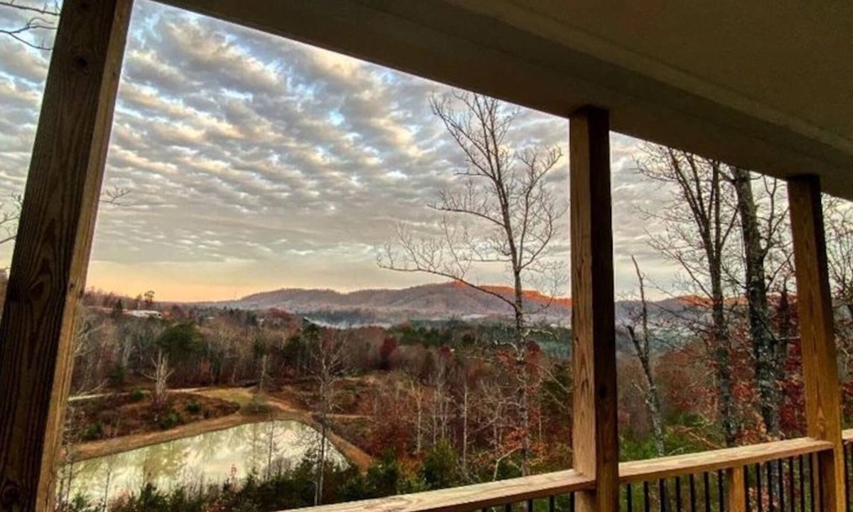 Winona House | Rider's Lodge: A SXS Retreat