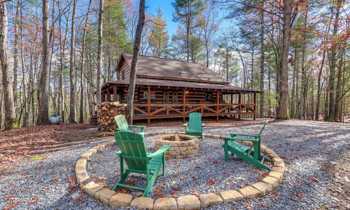 Dial Cabin | Ridgetop Cabin in Blue Ridge! Wraparound Porch!