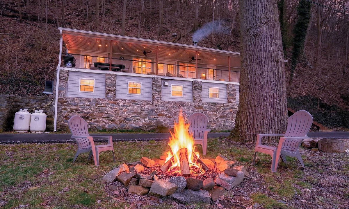 Salunga House | River Front w/dreamy views - Hot Tub