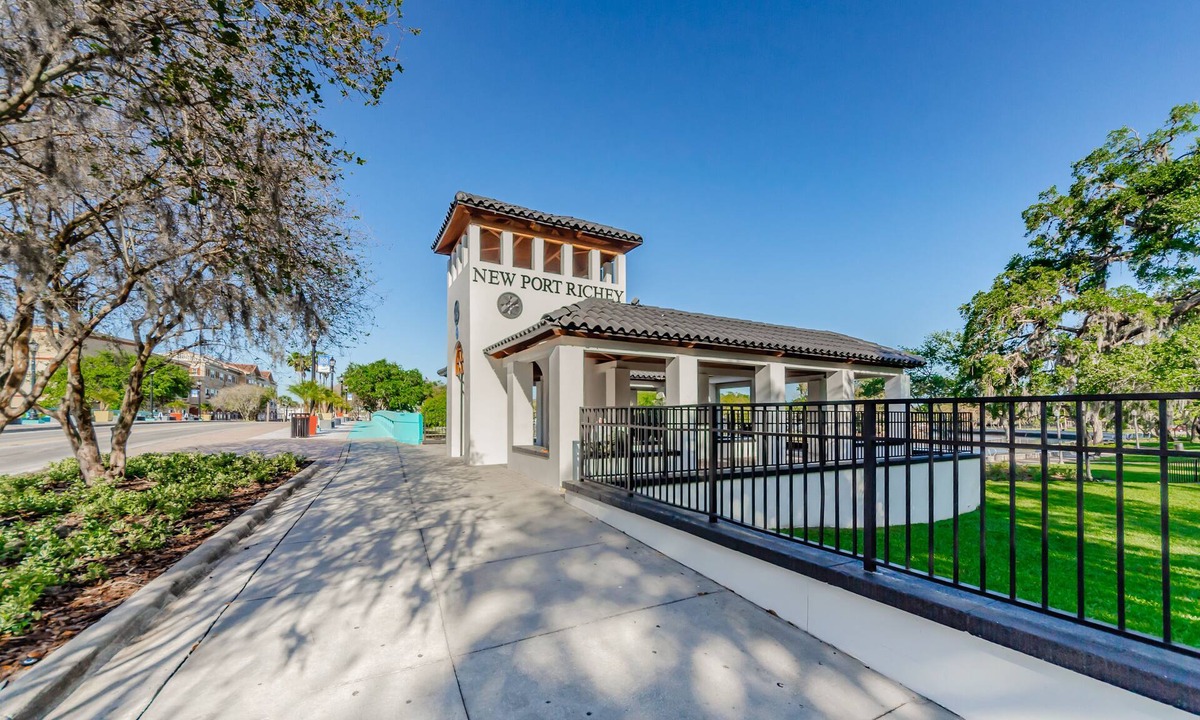 Old Grove House | Riverfront Luxury Home & Coastal Cottage with Private Floating Dock