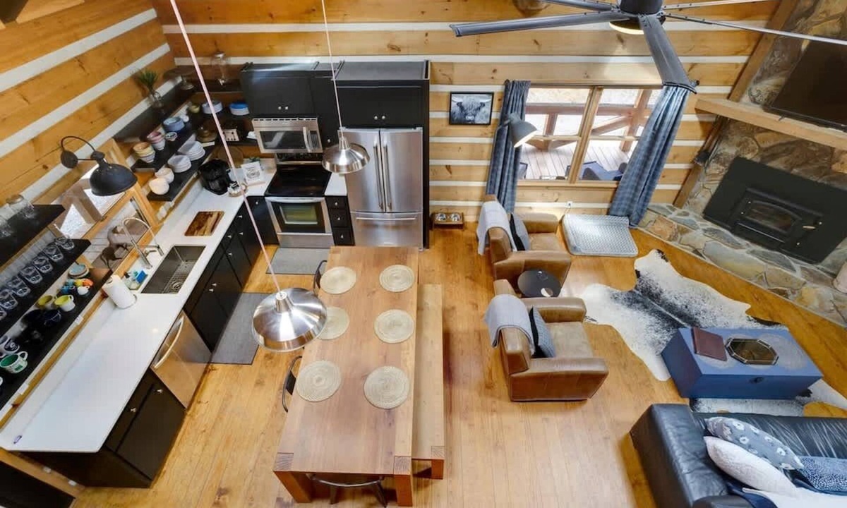 Dial Cabin | Riverside Cabin w/Hot Tub & Fire Pit
