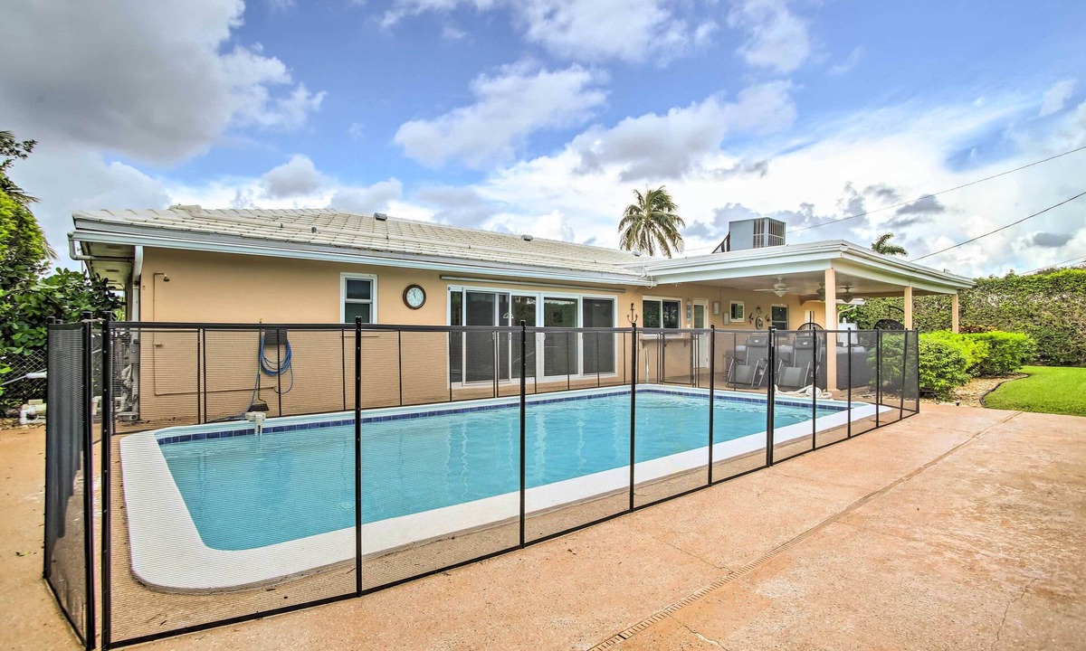Singer Island House | Riviera Beach Vacation Home w/Pool: Walk to Beach