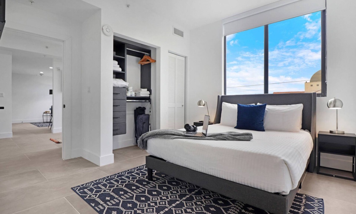 East Little Havana Apartment | Roami at Metro Park