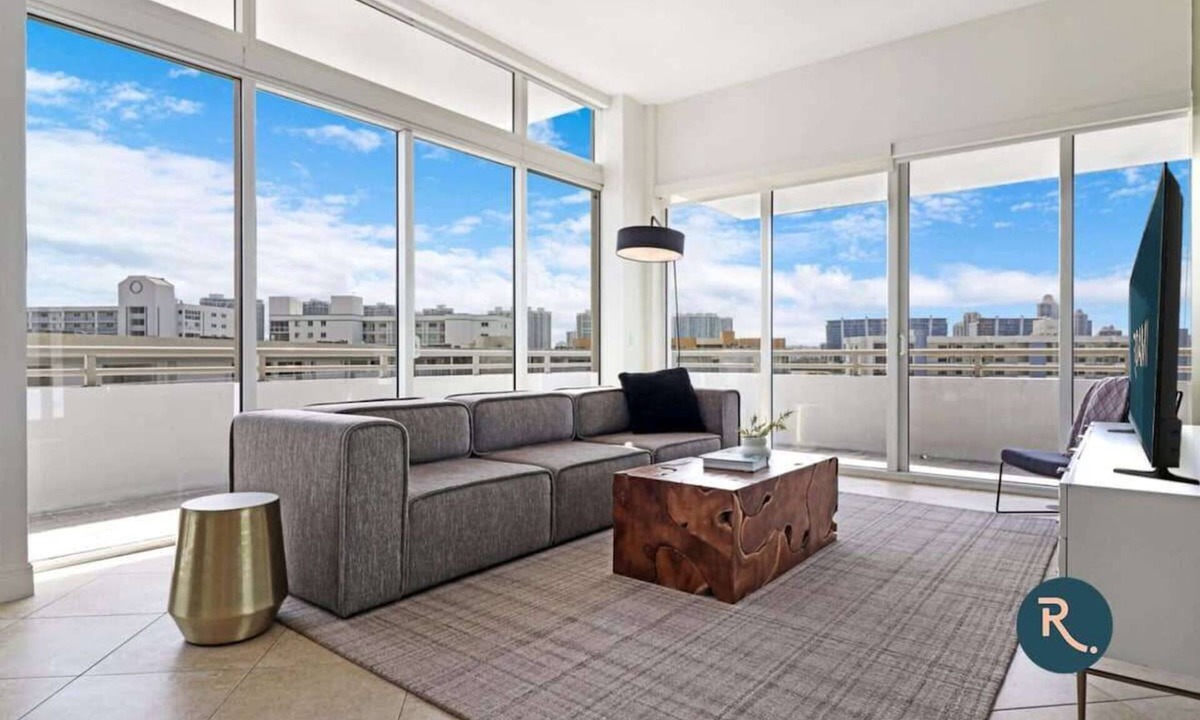 Sunny Isles Beach House | Roami at Sunny Isles | Rooftop Pool | 3 Bedroom