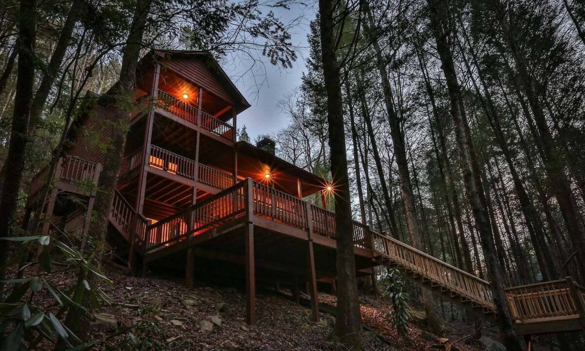 Ellijay Cabin | Roaring Creek | Ellijay, GA