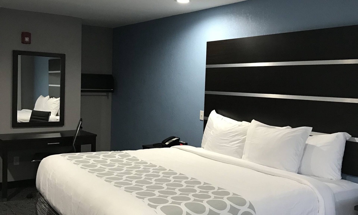 Calhoun Hotel | Rodeway Inn Calhoun South