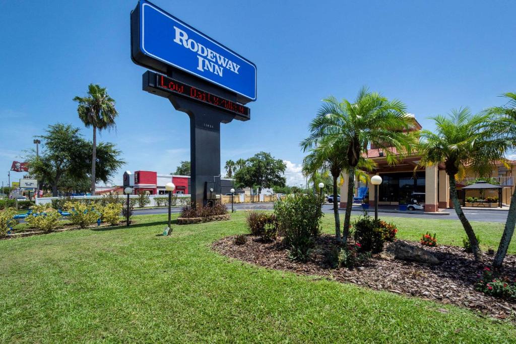Gulf Highlands Hotel | Rodeway Inn Port Richey North