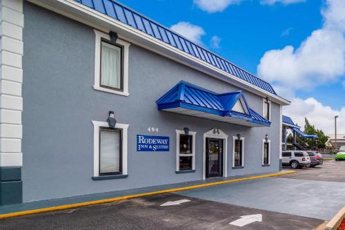 Columbia Hotel | Rodeway Inn & Suites Fort Jackson