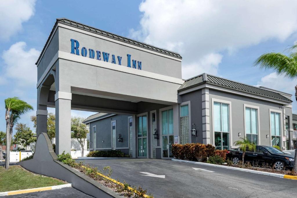 New Port Richey Hotel | Rodeway Inn