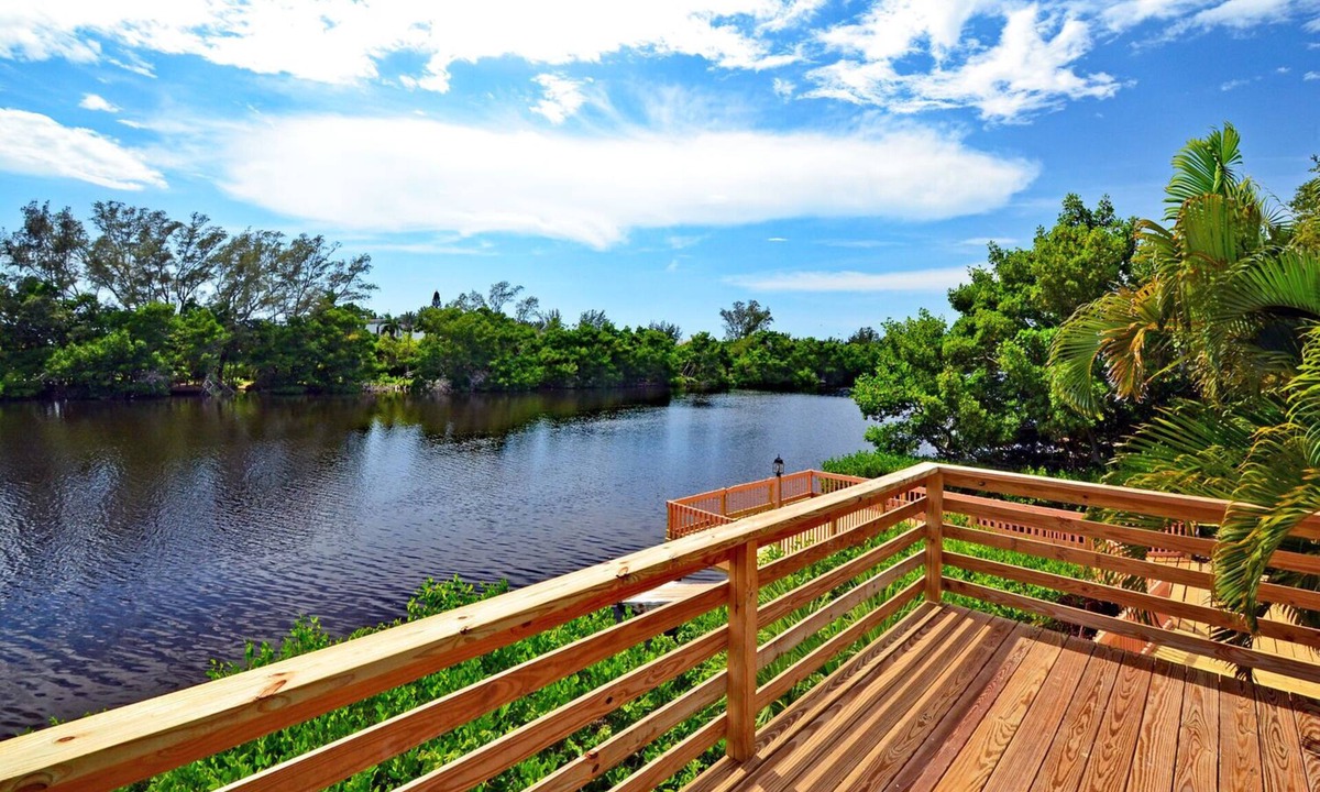 Siesta Key House | Romantic Lakefront Two bedroom unit W/access to Heated Pool and More