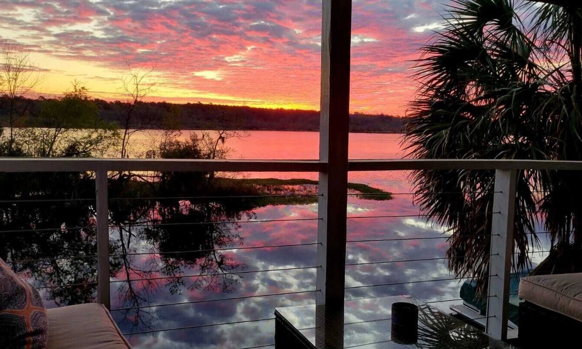 Hanahan Villa | Romantic Waterfront Villa w/ Separate In-Law Suite. Wifi, Kayak, Pet-Friendly!