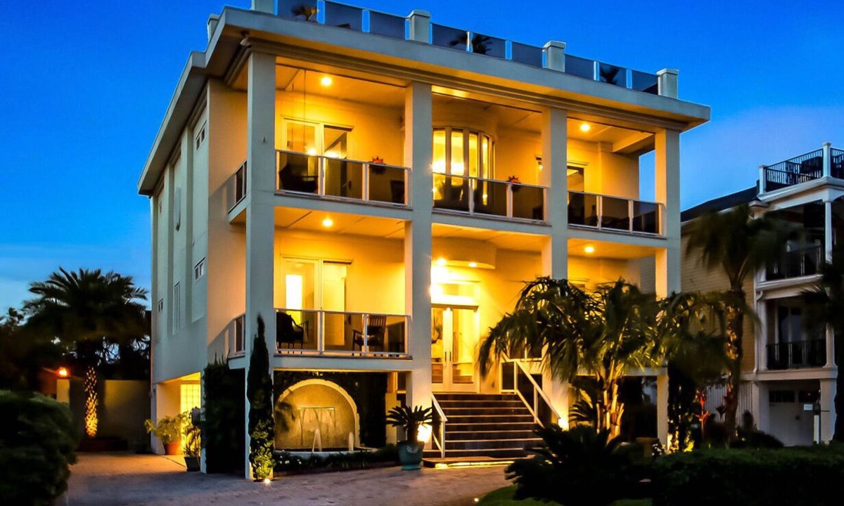 Tybee Island House | Roof Top Deck w/Ocean Views, Heated Pool Access