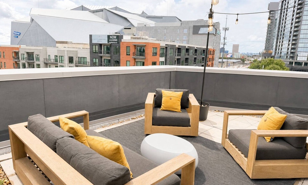 Castleberry Hill Condo | Rooftop City Views/Walk to Atlanta/Mercedes Benz Stadium
